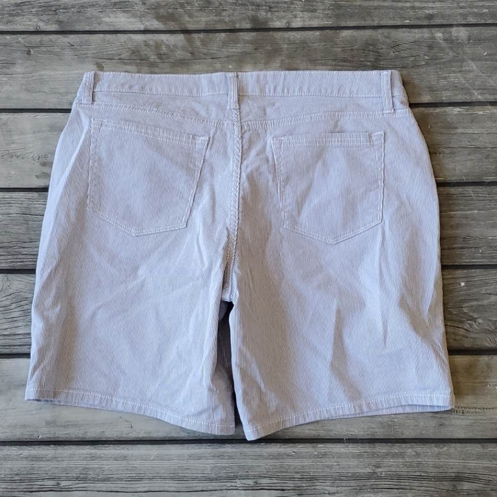Riders by Lee Midrise Striped Shorts Sz 14 - Picture 5 of 5